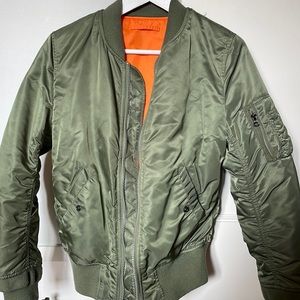 COPY - Alpha Industries Bomber Jacket (no key chain attached)